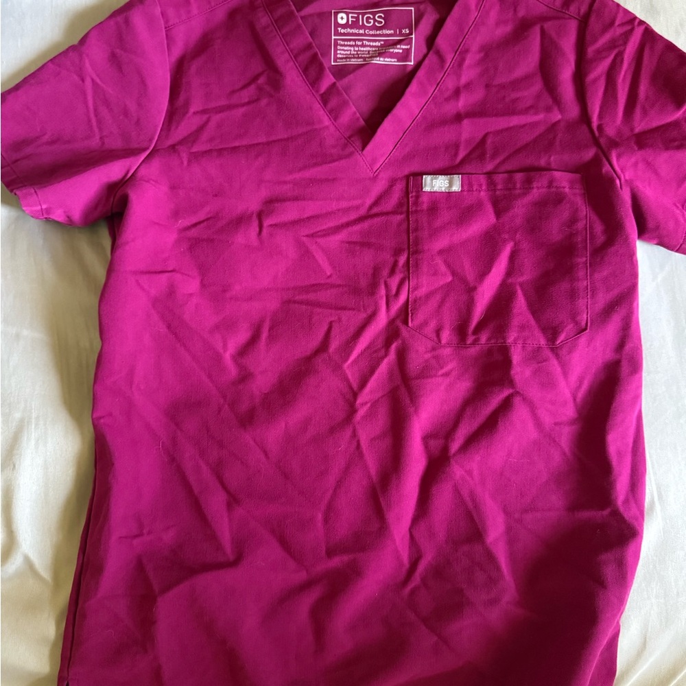 FIGS Pink top and pants